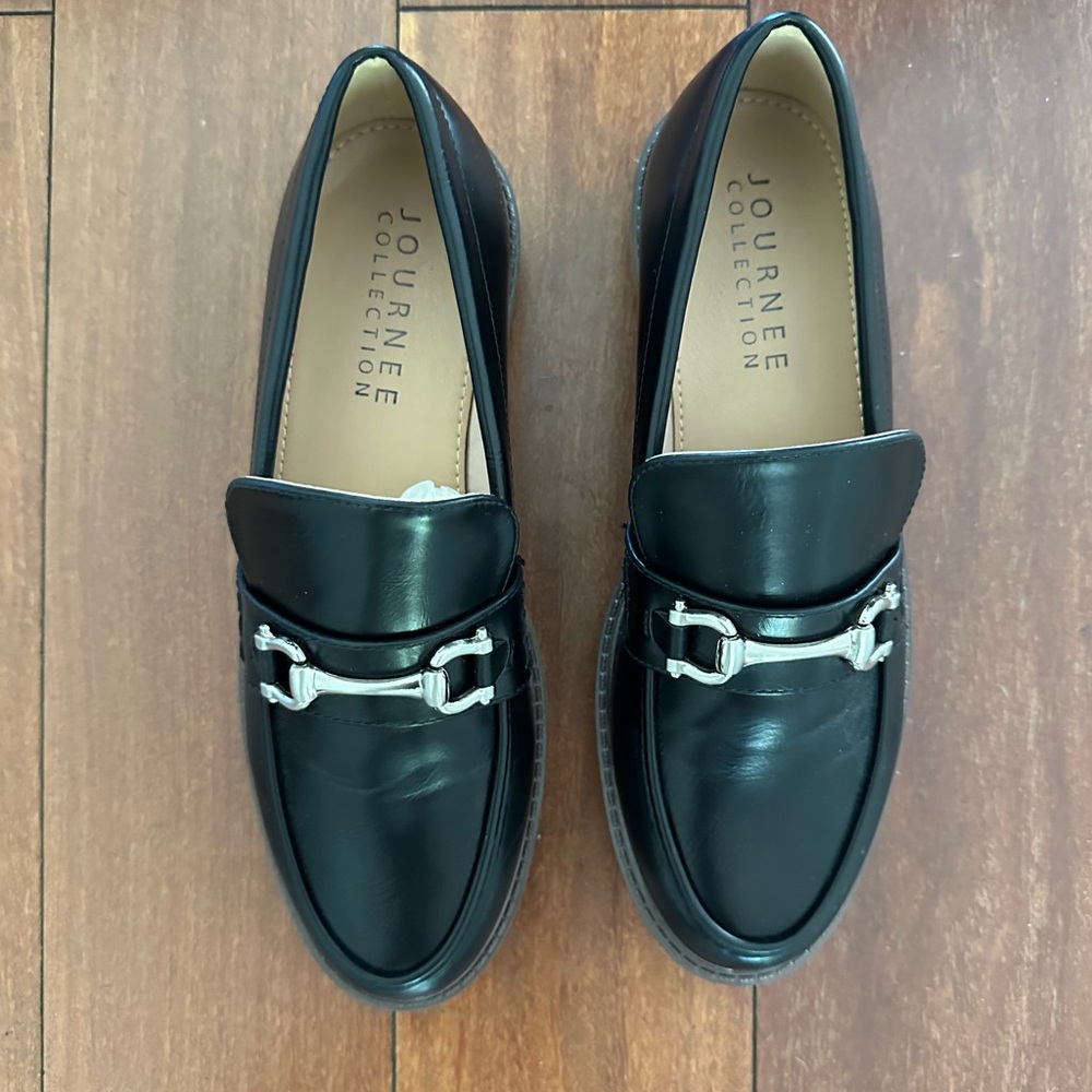 Journee Collection Black Flats with Silver Accent
